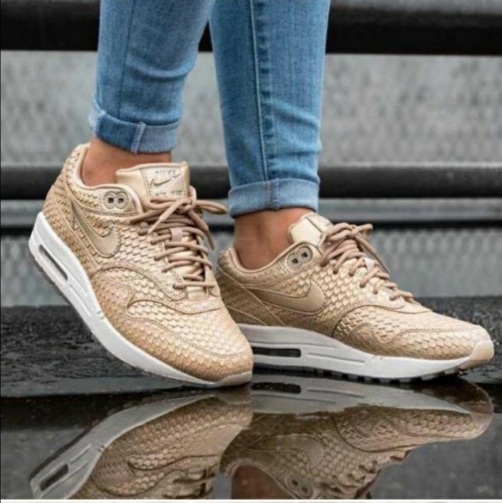NIKE air max